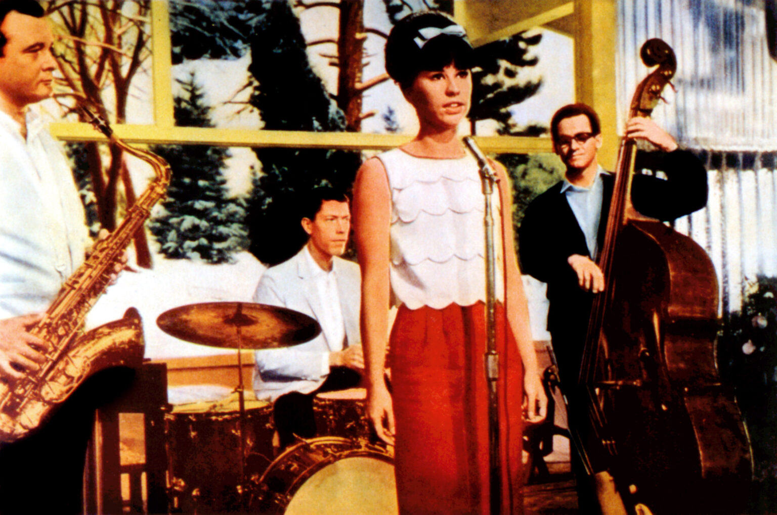 Brazilian Singer Astrud Gilberto Who Sang 'The Girl From Ipanema' Dies ...