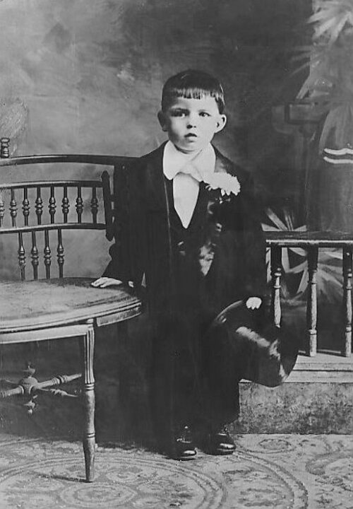 Frank Sinatra as young boy https://commons.wikimedia.org/wiki/File:Frank_Sinatra_as_a_small_boy.jpg