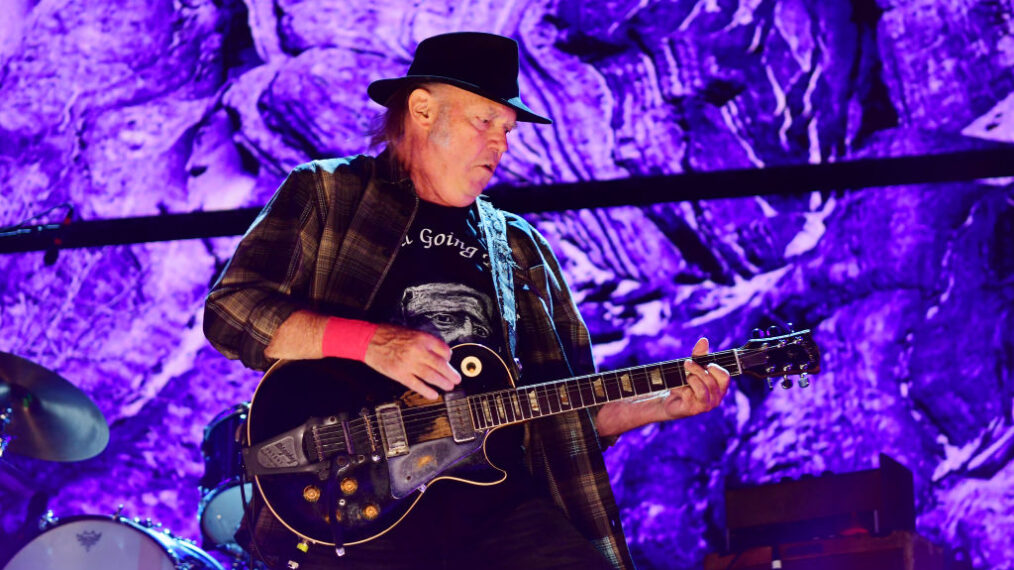 Read more about the article Neil Young and Crazy Horse tour cancelled: Find out why