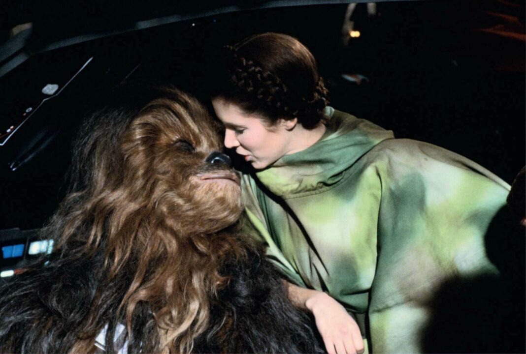 Carrie Fisher and Peter Mayhew Star Wars: Episode VI - Return of the Jedi behind the scenes photo 