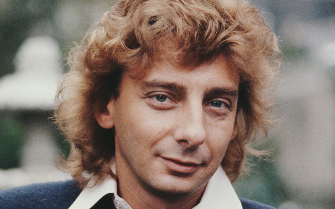 American singer and songwriter Barry Manilow, December 1980. (Photo by Fox Photos/Hulton Archive/Getty Images)