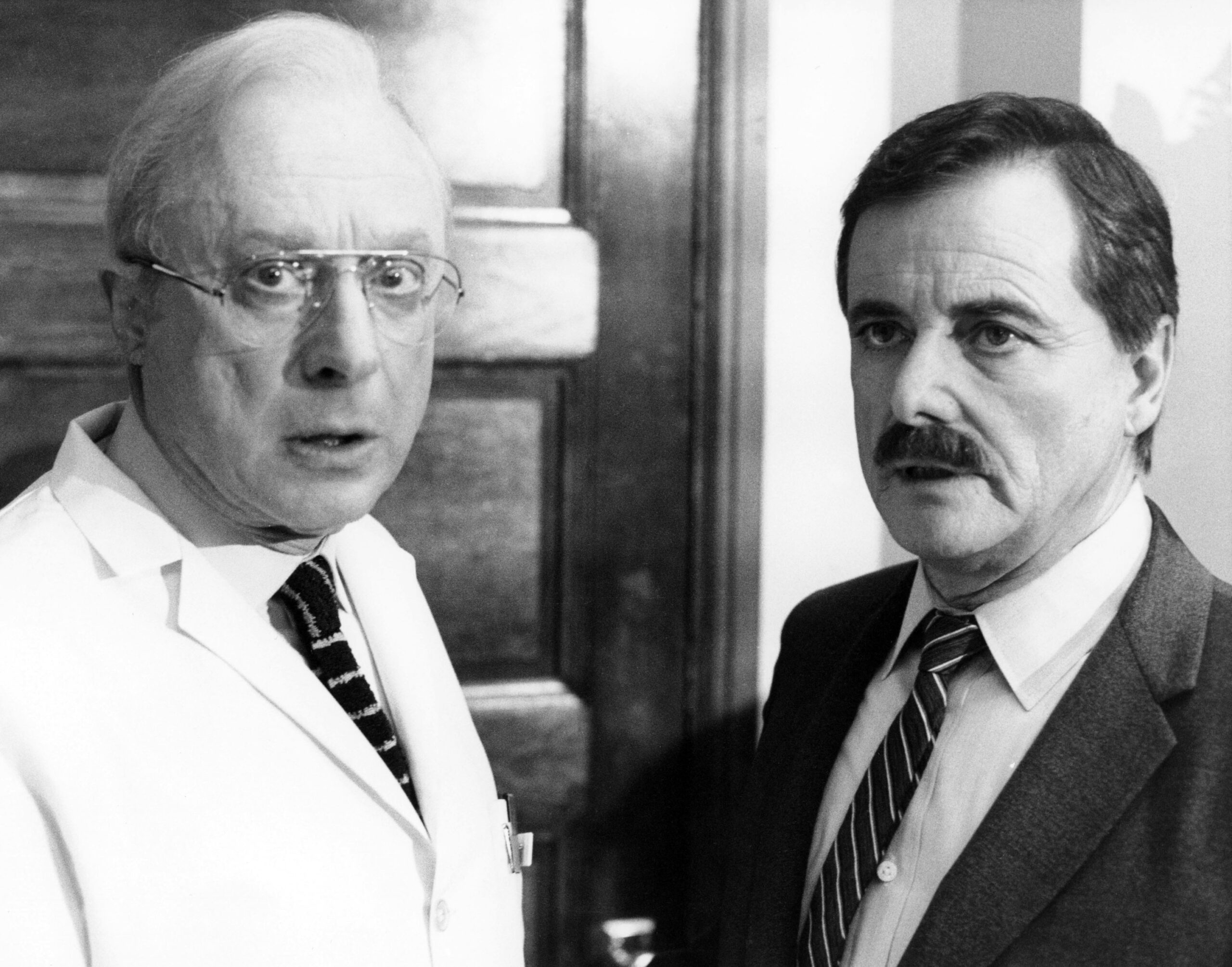 ST. ELSEWHERE, from left: Norman Lloyd, William Daniels, 'Time Heals: Part 1' (season 4, episode 17, aired February 19, 1986), 1982-1988,