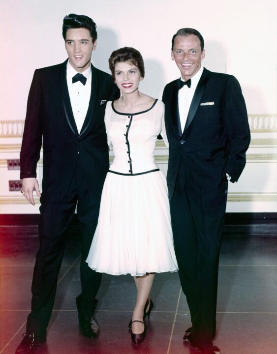 FRANK SINATRA'S WELCOME HOME PARTY FOR ELVIS PRESLEY, (aka THE FRANK SINATRA TIMEX SHOW: WELCOME HOME ELVIS), from left: Elvis Presley, Nancy Sinatra, Frank Sinatra, (aired May 12, 1960).