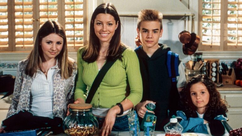 7TH HEAVEN, (aka SEVENTH HEAVEN), from left: Beverley Mitchell, Jessica Biel, David Gallagher, Mackenzie Rosman, (2000), 1996-2007