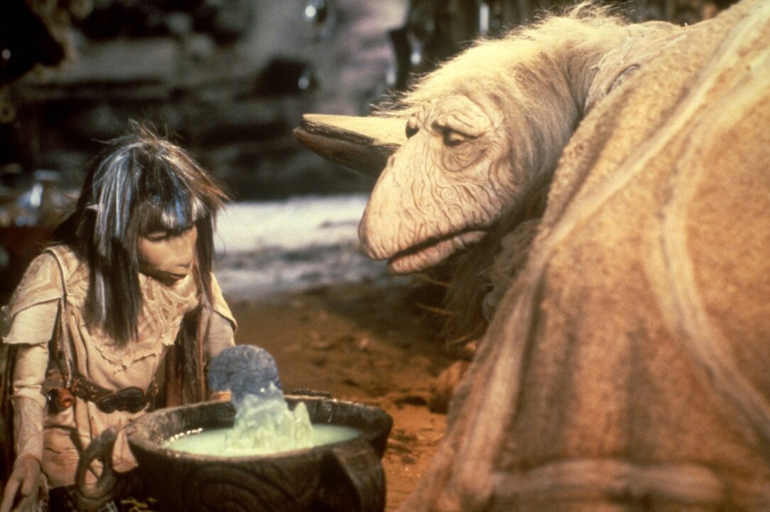 DARK CRYSTAL, from left: Jen (voice: Stephen Garlick), Urzah (voice: Sean Barrett), 1982. 