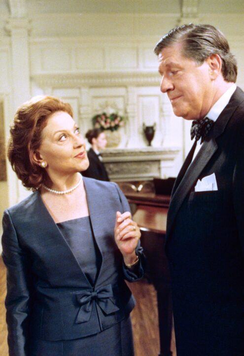 GILMORE GIRLS, from left: Kelly Bishop, Edward Herrmann, (2000), 2000-2007. 