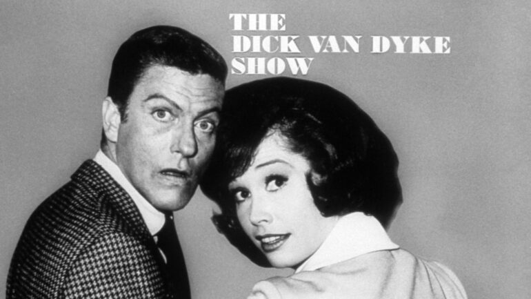 THE DICK VAN DYKE SHOW, from left, Dick Van Dyke, Mary Tyler Moore, 1961-66