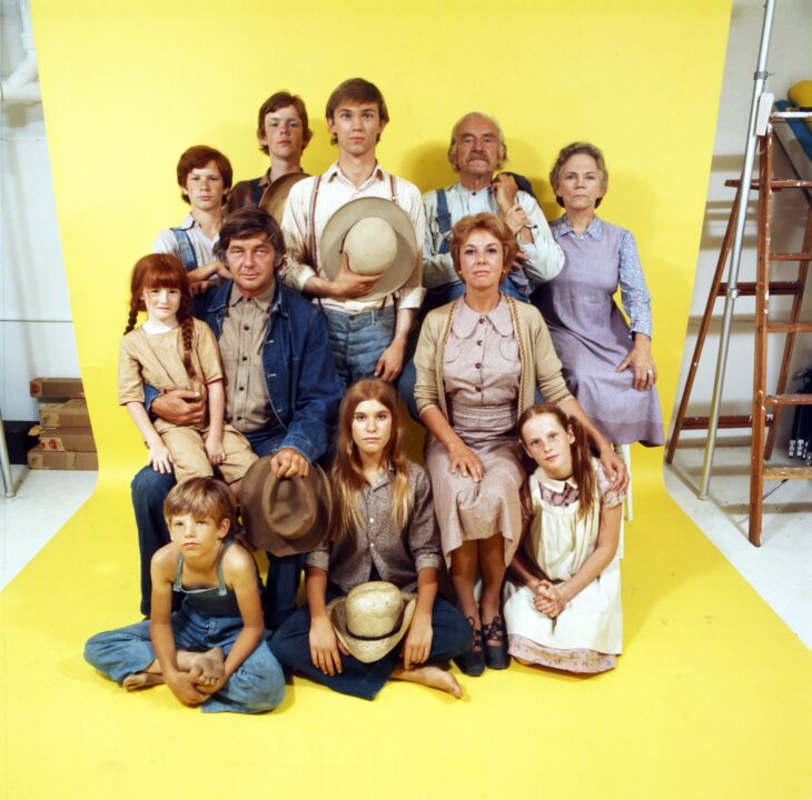 THE WALTONS, top, from left: Eric Scott, Jon Walmsley, Richard Thomas, Will Geer, Ellen Corby, middle row, from left: Kami Cotler, Ralph Waite, Michael Learned, bottom, from left: David W. Harper, Judy Norton-Taylor, Mary Beth McDonough, (1970s), 1971-1981