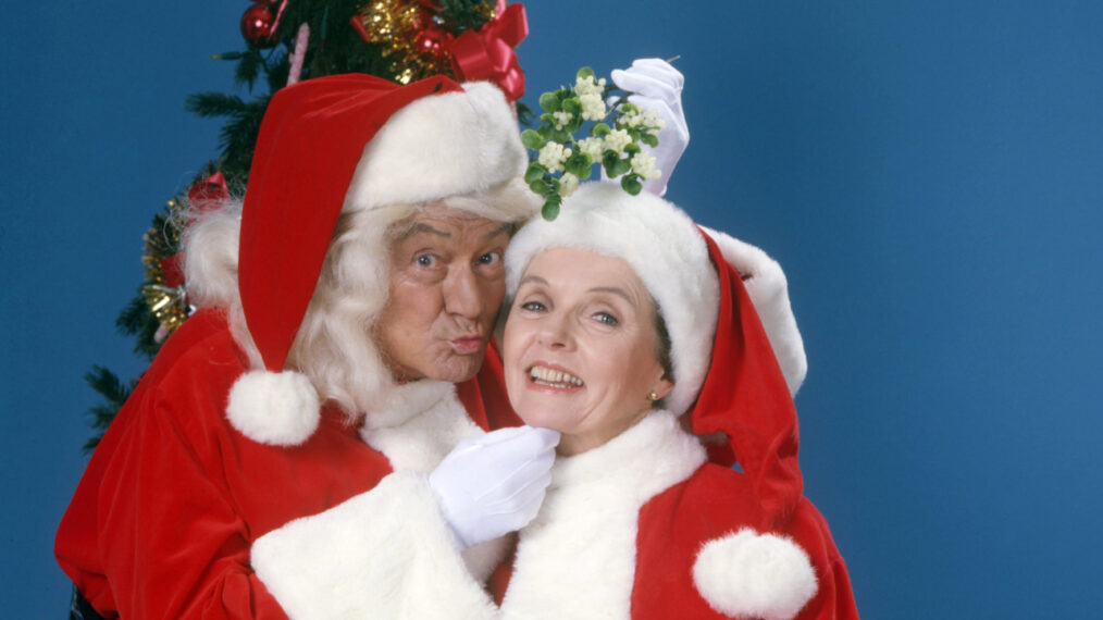 FATHER KNOWS BEST: HOME FOR CHRISTMAS, (from left): Robert Young, Jane Wyatt, 1977.