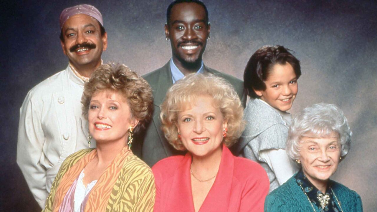 THE GOLDEN PALACE, top from left: Cheech Marin, Don Cheadle, Billy L. Sullivan, bottom: Rue McClanahan, Betty White, Estelle Getty, (1992), 1992-93. photo: Geraldine Overton / ©Touchstone Television/courtesy Everett Collection