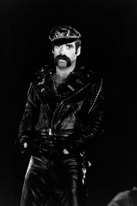 Glenn Hughes des 'Village People' sur le tournage du film 'Je te tiens, tu me tiens par la barbichette', le 18 octobre 1978