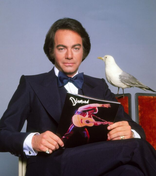 Singer Neil Diamond poses for a portrait in 1984 in Los Angeles, California