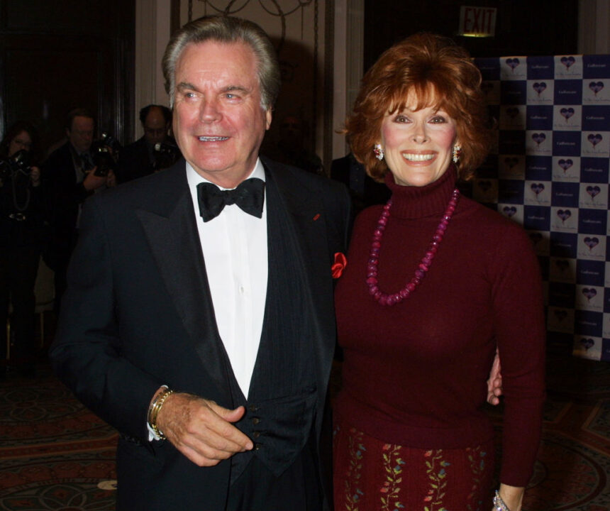 384686 26: Actress Jill St. John with her husband actor Robert Wagner attends "An Evening Under the Colorado Sky" January 23, 2001 at the Waldorf Astoria in New York City. The gala event is a benefit for the Silver Lining Foundation celebrating more than a decade of making a difference in the lives of children with cancer, and honoring Ted Forstmann for his extraordinary contributions and continued support